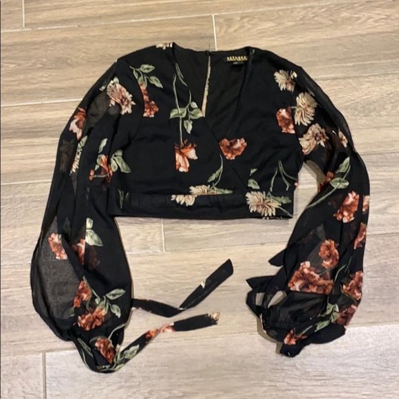 Revamped Women Floral All Over Wrap Print Crop Top Size Small - Picture 2 of 5